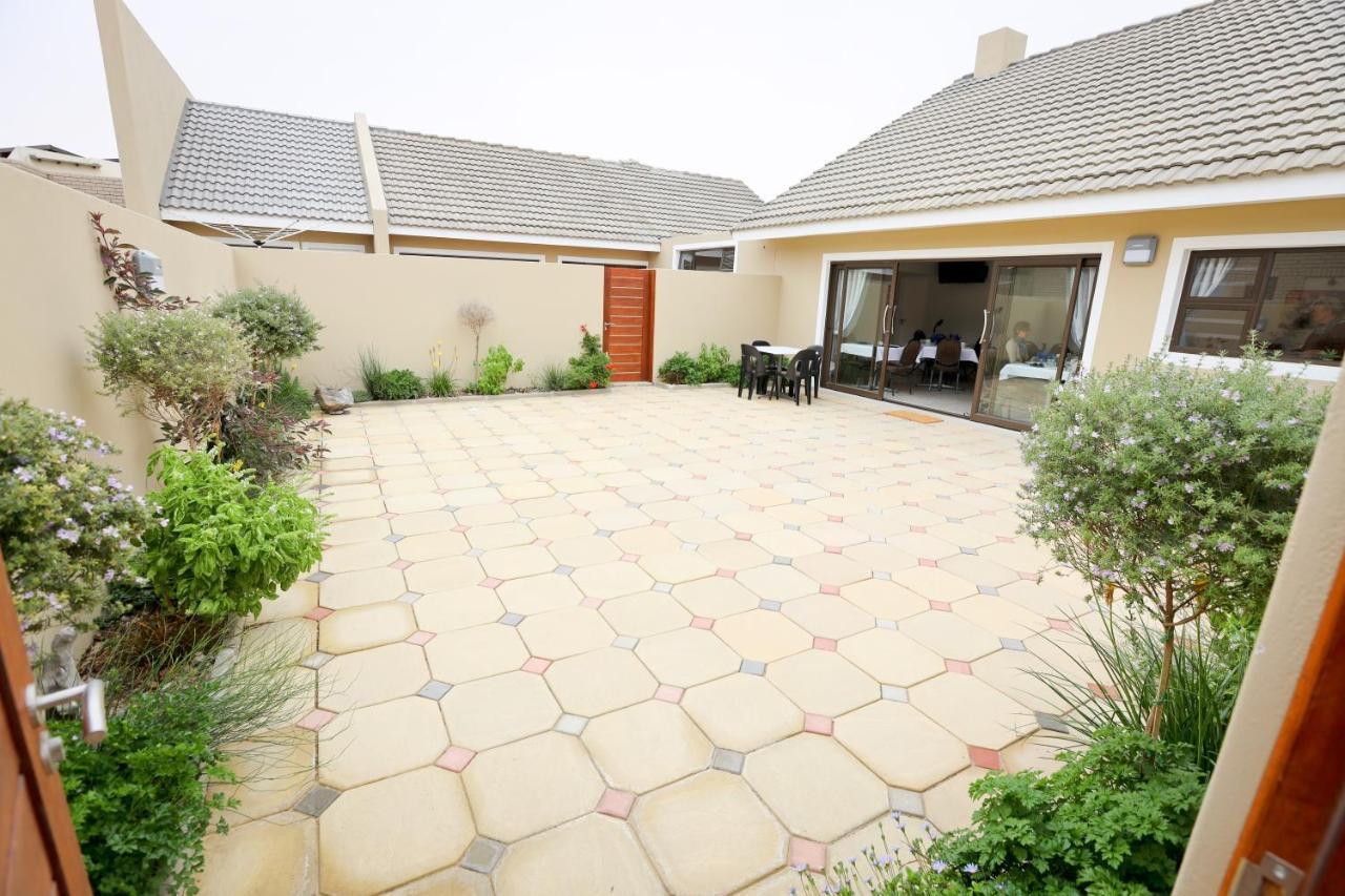 Desert Jackal Guesthouse Swakopmund Zewnętrze zdjęcie